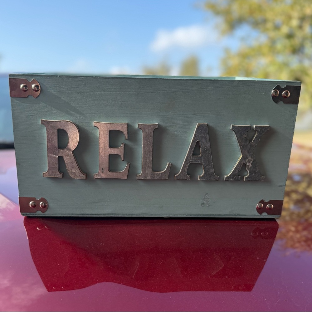 Relax‎ wooden box